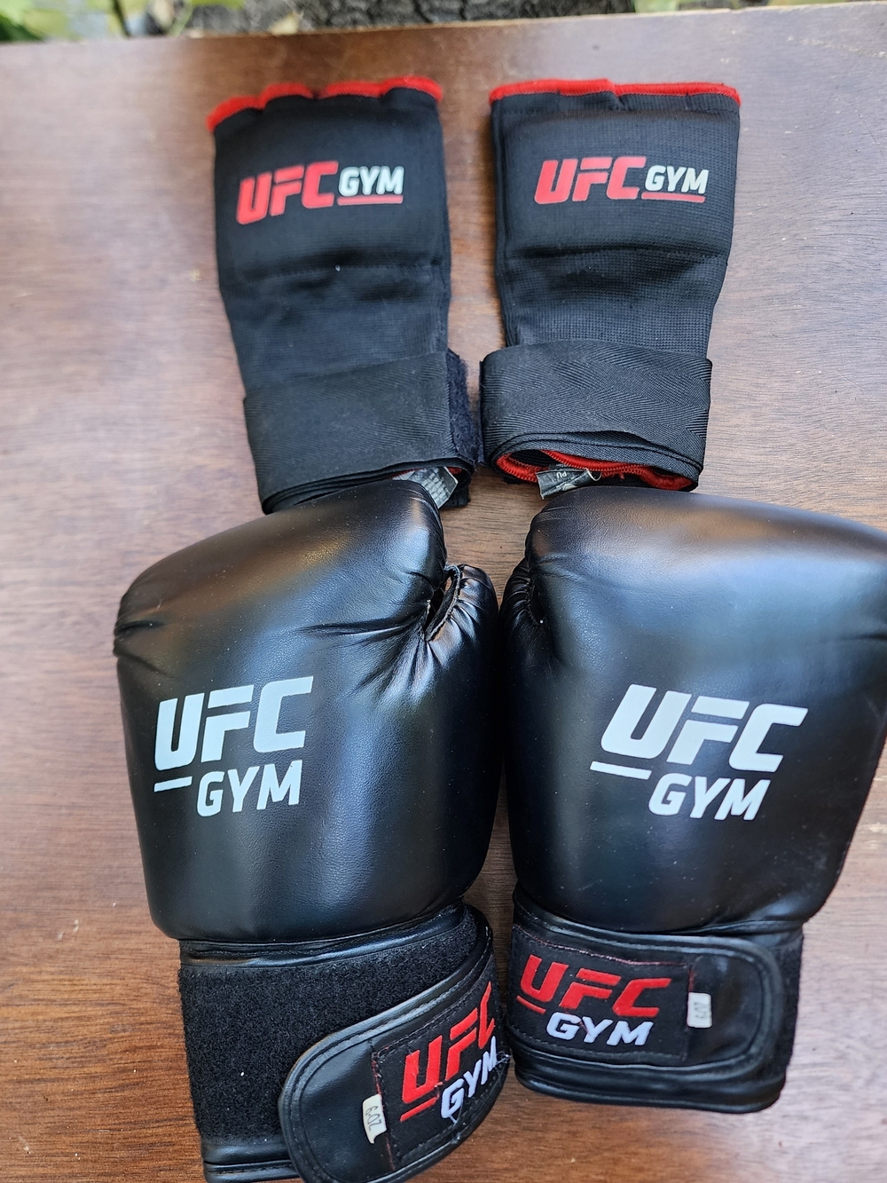 UFC GYM Black Boxing Training Gloves and Hand Wraps Set Unisex Set
